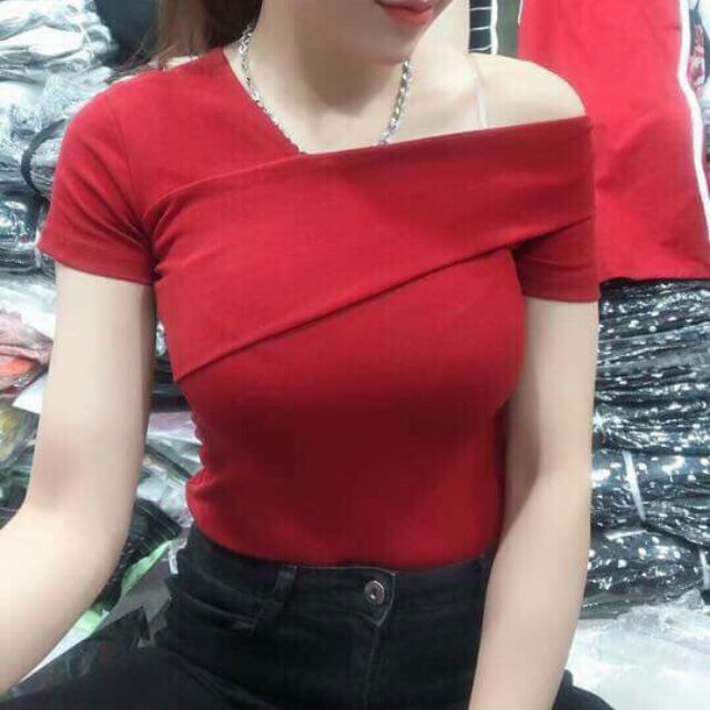 Áo lệch vai
