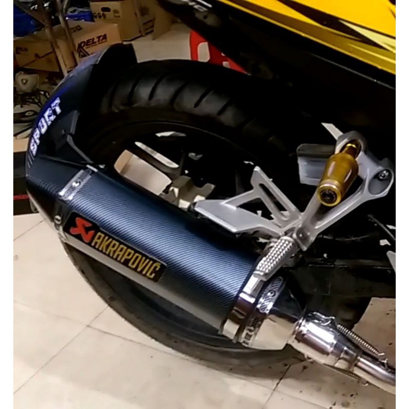 PÔ AKRAPOVIC LỤC GIÁC LỚN