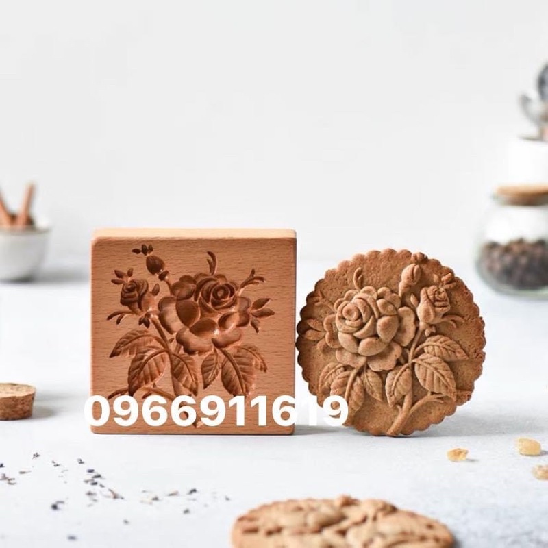 set 1 khuôn gỗ và 6 khuôn nhựa tròn làm bánh quy