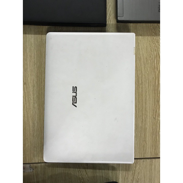 Latop Asus X401A (i3,2gb,500gb,14”)