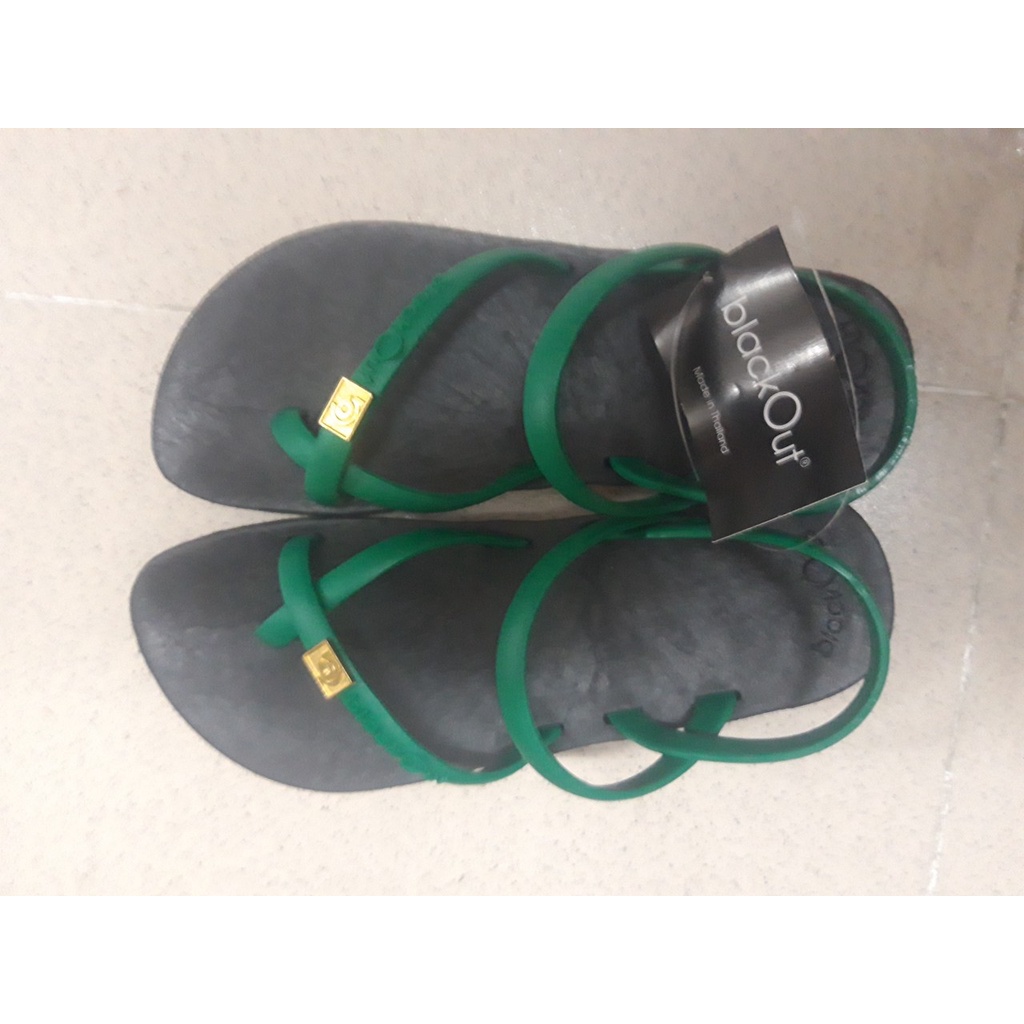 Giày xỏ ngón Blackout