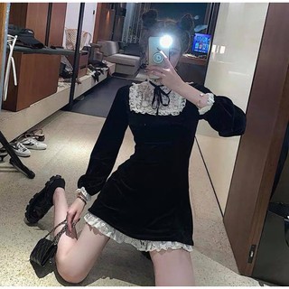 Váy nhung cổ ren