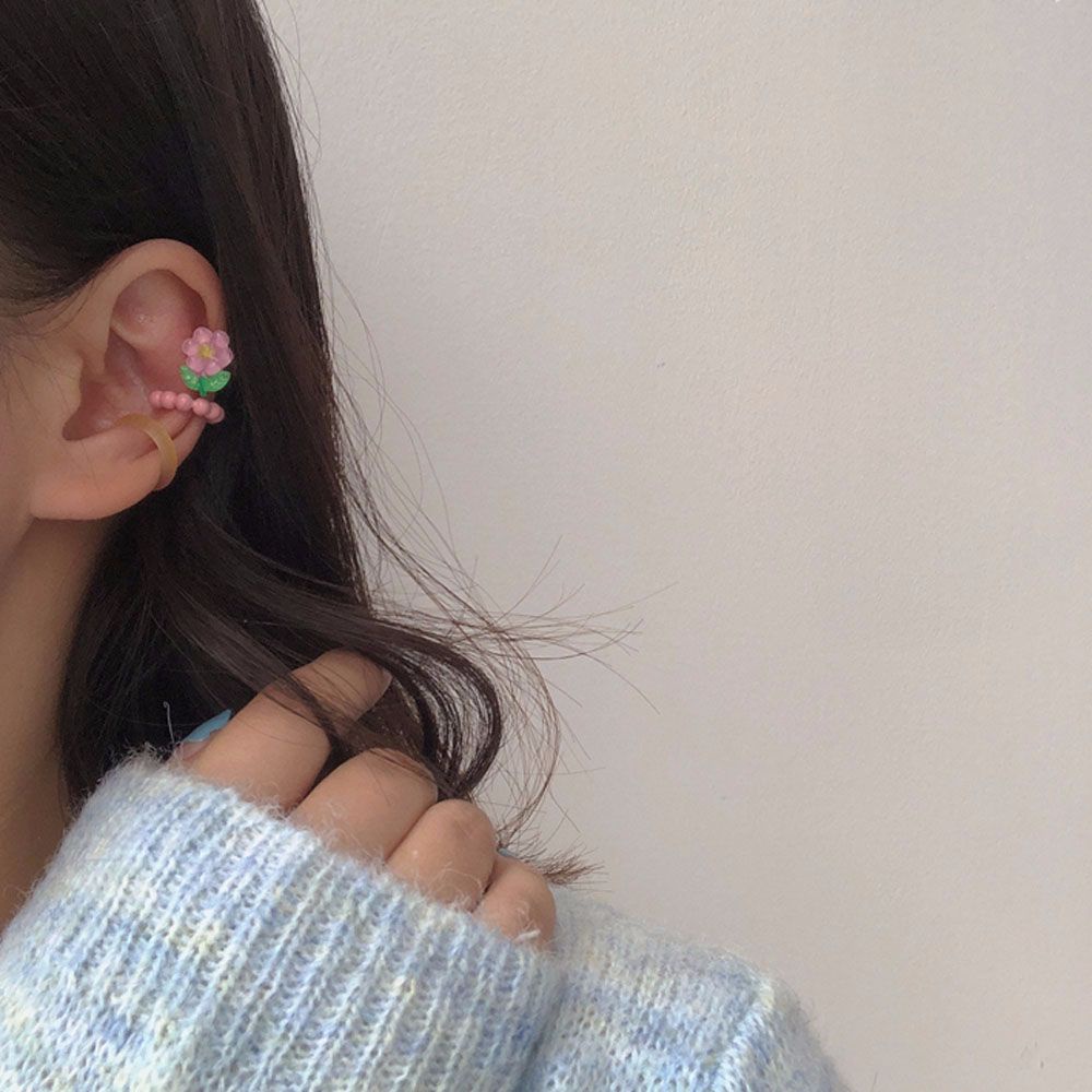 Bộ 3 Khuyên Kẹp Vành Tai Bằng Nhựa Resin Acrylic Hình Hoa Nhiều Màu Dễ Thương Cho Nữ