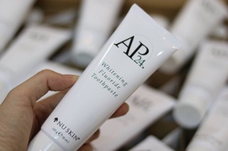 Kem đánh trắng răng AP24