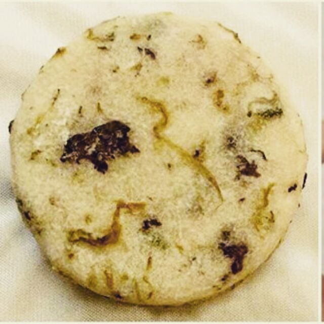 Bánh gội trị gàu lush  Soak and float
