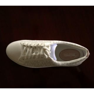 Giầy MK nữ xuất hãng lẻ sz xọn xò