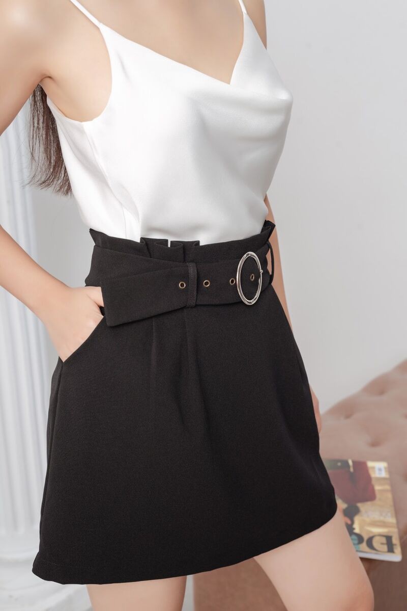 Chân váy ngắn dáng A nhún eo belt kim loại kèm quần basic mặc xuân hè thu đông đi làm đi chơi Aholic V2470 | WebRaoVat - webraovat.net.vn