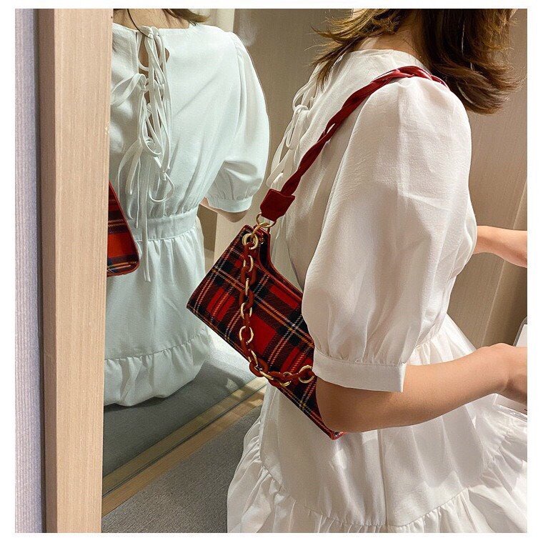 Túi Xách NữTặng QuàTúi Kẹp Nách kẻ caro phối dây quai xoắn kèm dây xích MÃ 7660