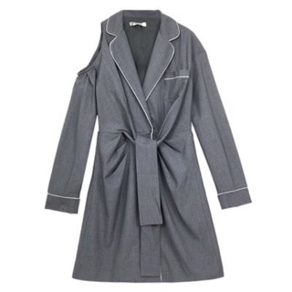 Đầm vest khoét vai