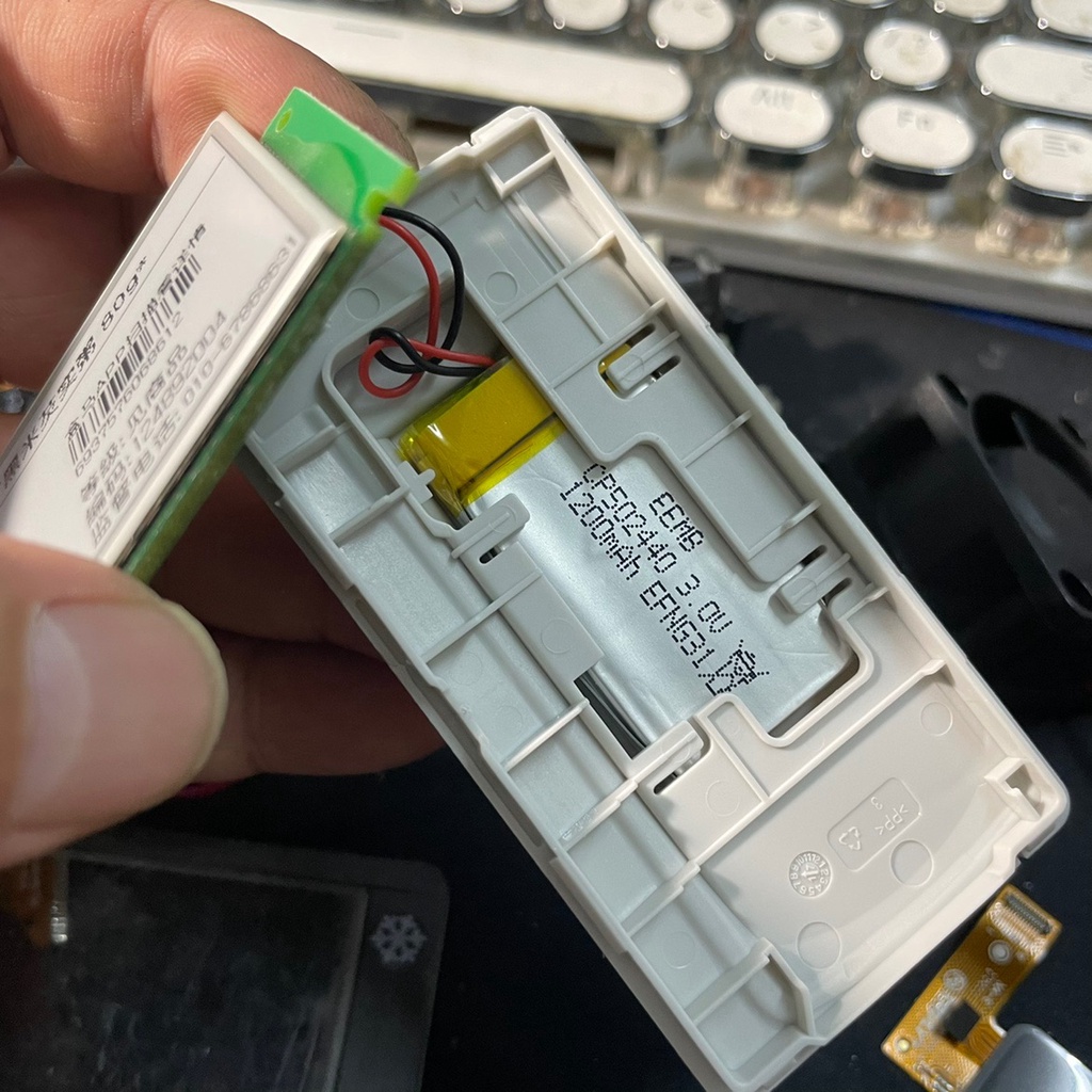 Màn hình mực E-Ink 3.7inSPI + Board MCUCC2510 đồng bộ + 01Pin + Vỏ