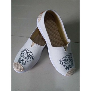 GIÀY SLIP-ON ĐẦU NGƯỜI ĐEN - TRẮNG