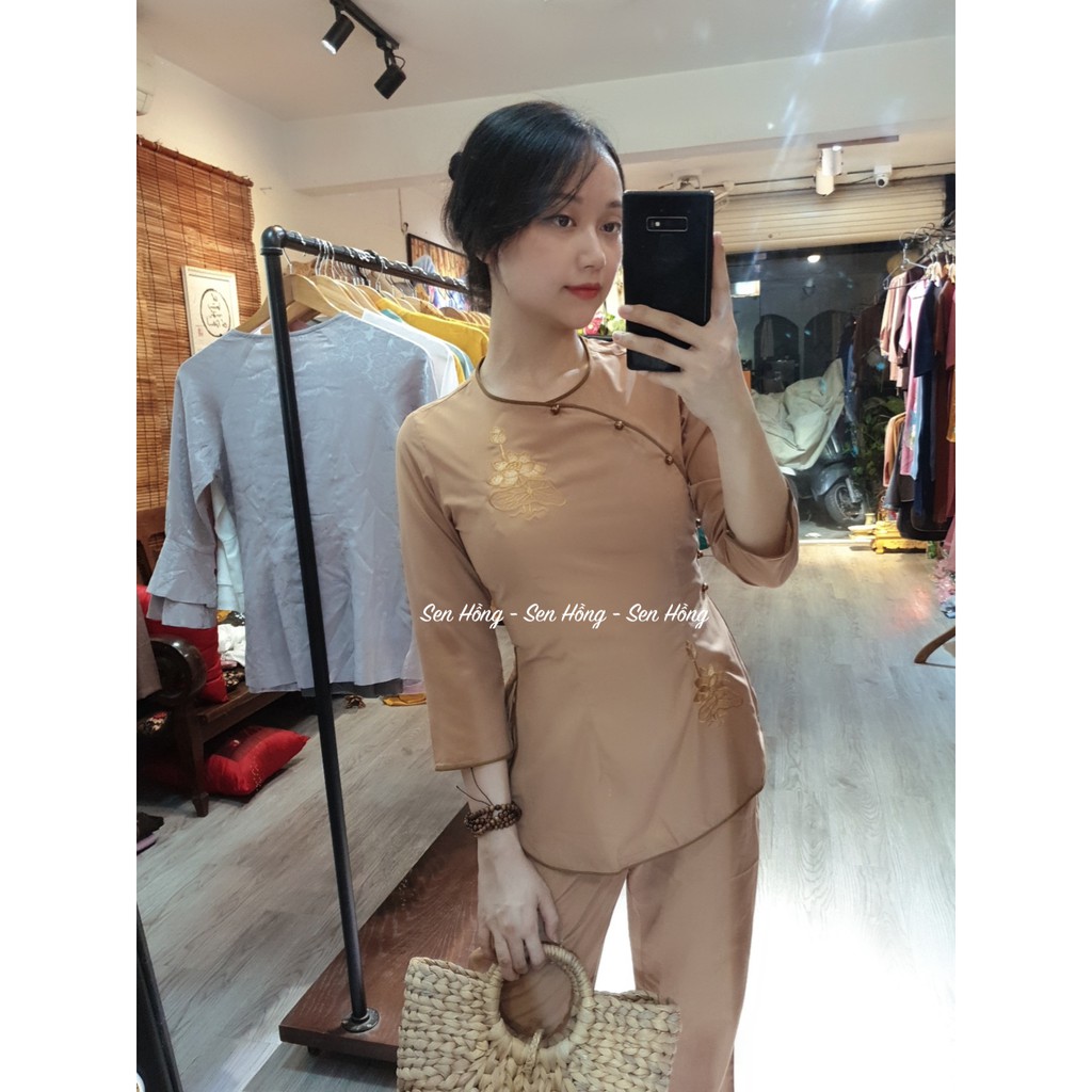 XẢ LỖBộ quần áo phật tử loại 1 - cổ tròn cúc ngọc màu đồng sáng da gọn người