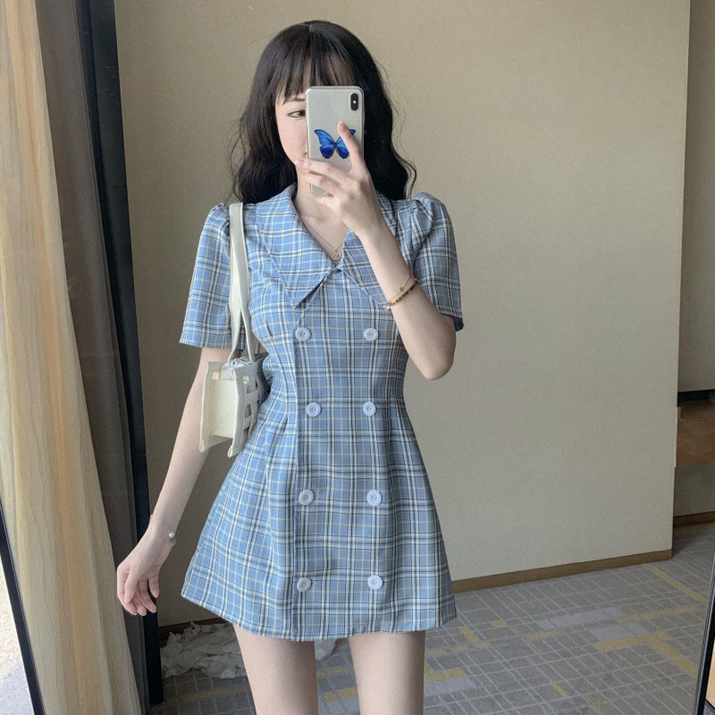 ĐẦM KẺ CỔ V PHỐI NÚT PHONG CÁCH RETRO