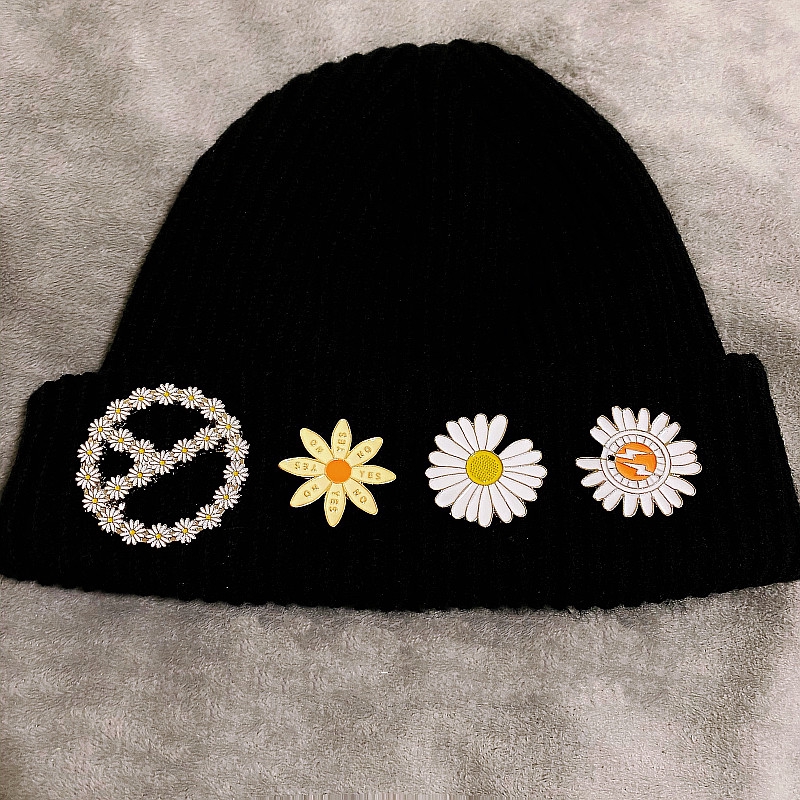 Ghim Cài Áo Hình Hoa Cúc Xinh Xắn