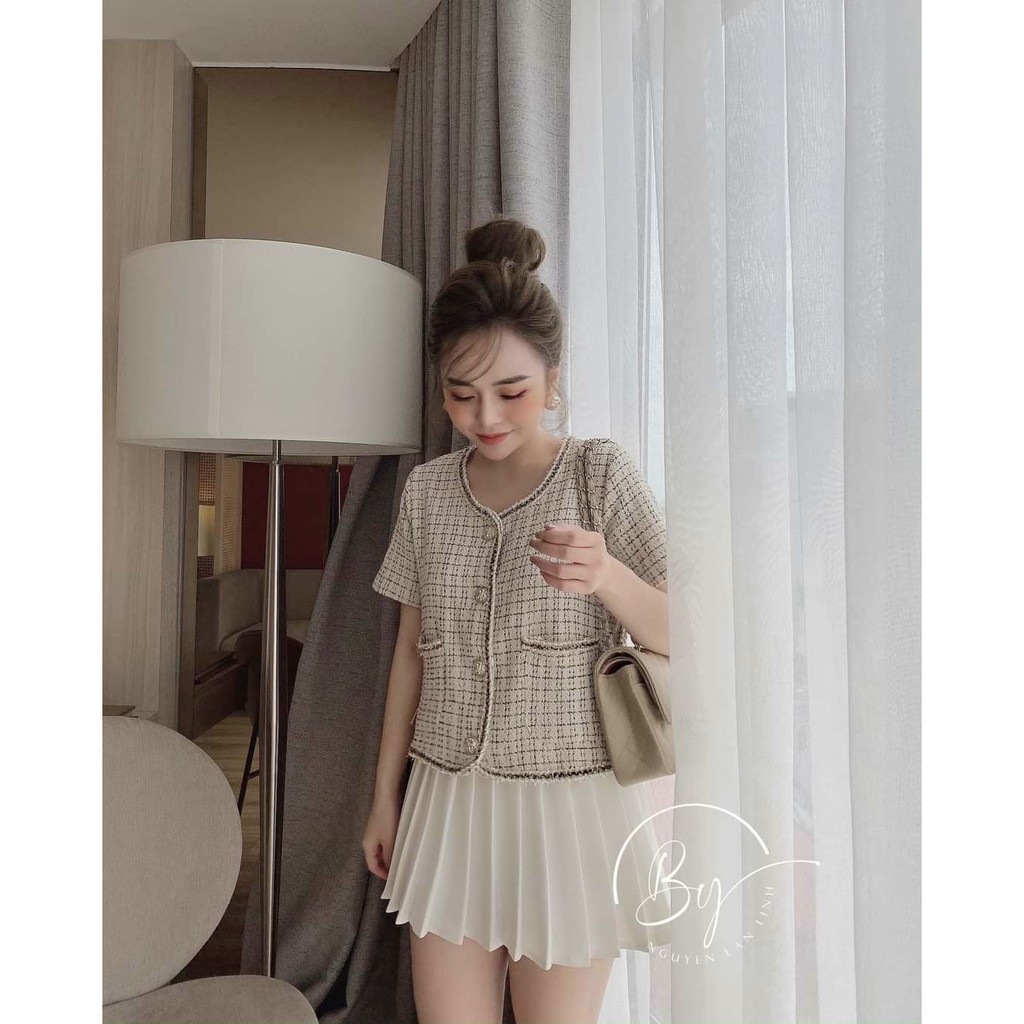 Áo dạ kẻ trắng be cổ v cộc tay | BigBuy360 - bigbuy360.vn