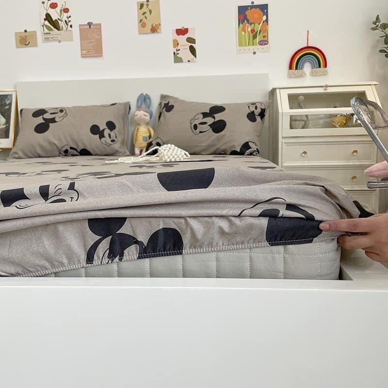 Sét Chăn Ga Gối Hè Hình Mickey Xám