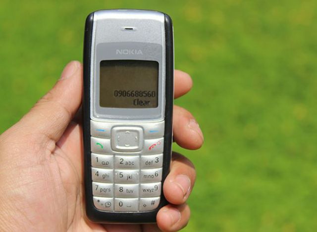 Nokia 1110i main zin 100% ( tặng kèm sạc Nokia)