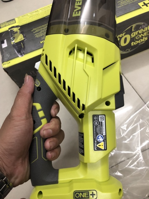 Hút bụi ryobi 18v