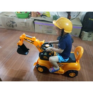 Xe cần cẩu điện có nhạc, đèn, còi, nón ( cho bé 1-6 tuổi)