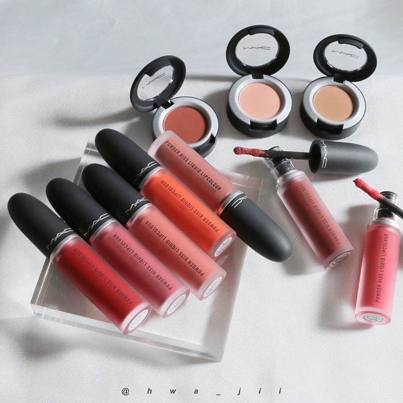 Son kem MAC Powder Kiss Liquid Lipcolour