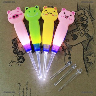 Dụng cụ lấy ráy tai có đèn LED cho bé
