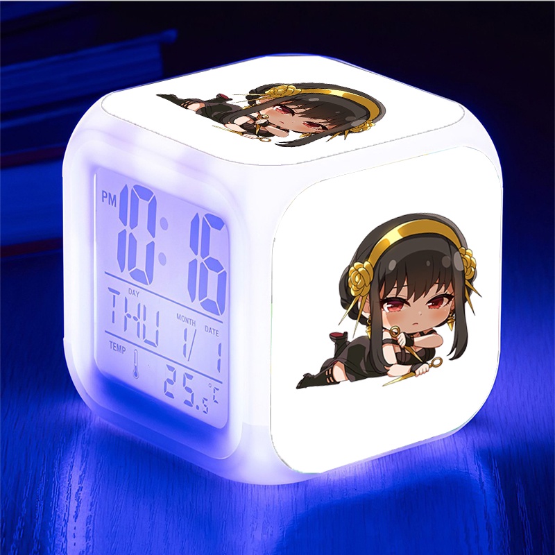 Đồng hồ báo thức để bàn in hình SPY x Family ver nằm gia đình điệp viên anime chibi dễ thương xinh xắn đèn LED đổi màu