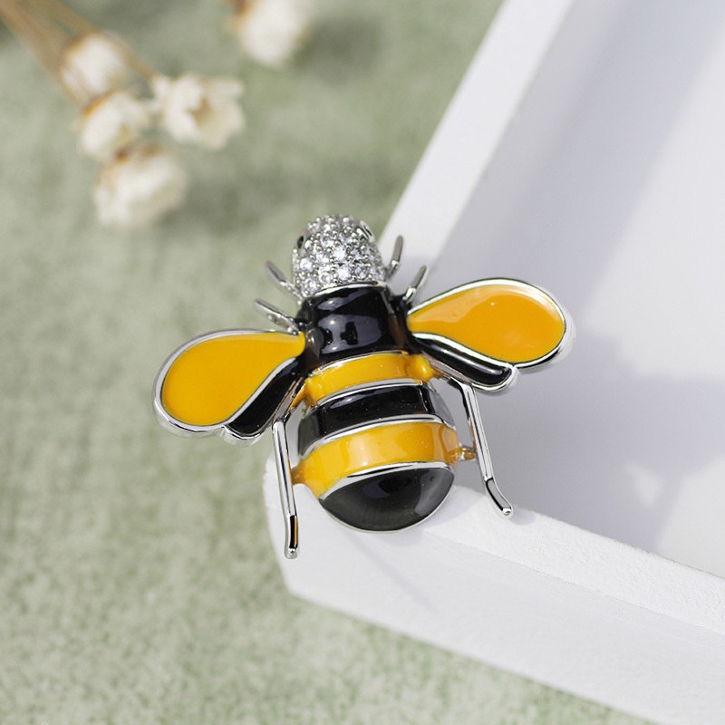 Huy Hiệu Cài Áo Hình Chú Ong Nhỏ Dễ Thương