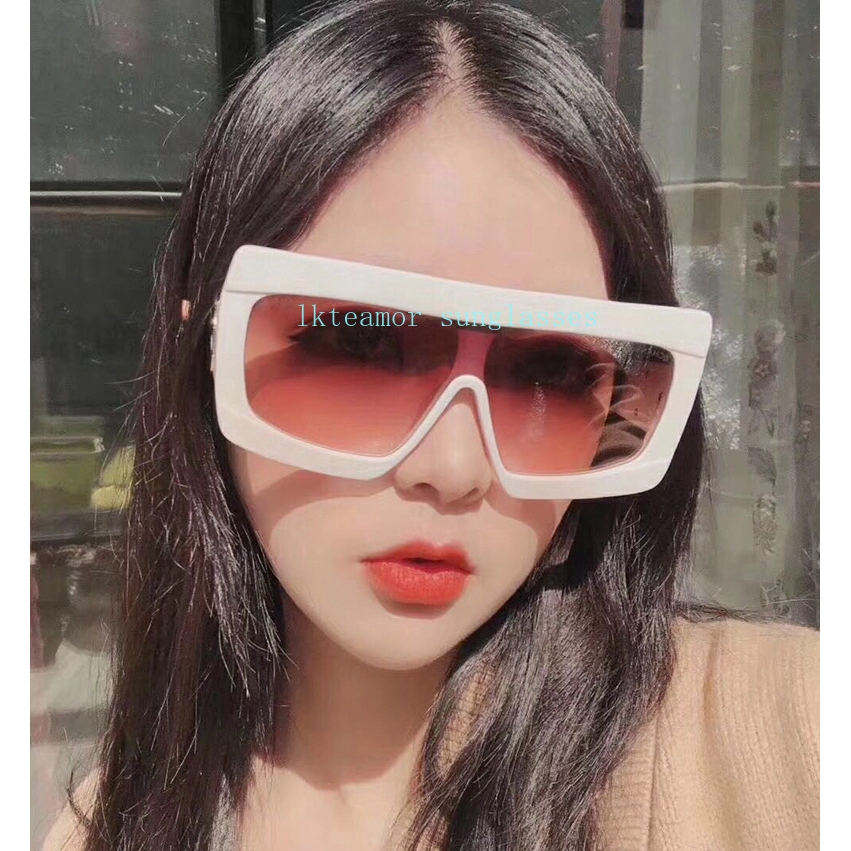 Kính mát chống tia UV400 kiểu dáng thời trang sành điệu cho nam và nữ