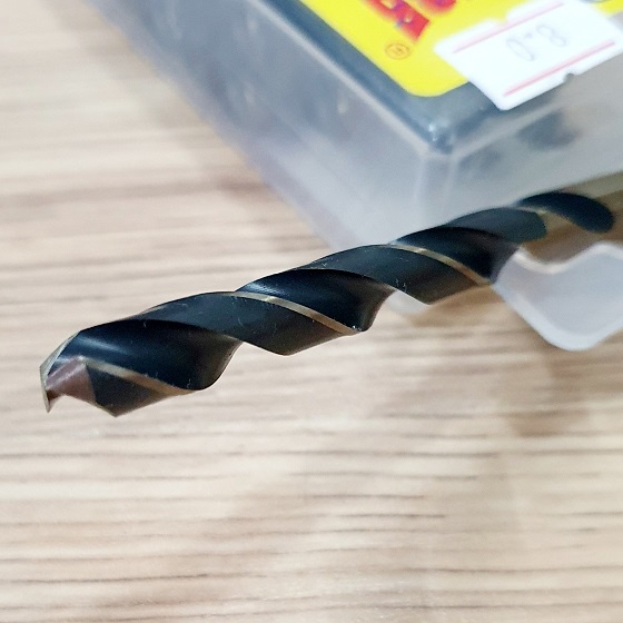 Một Mũi Khoan 10 Ly Đen Vàng Cực Phẩm Dùng Khoan Inox Chất Liệu Thép M2, HRC=68, Fr.135