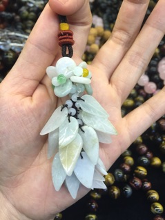 Ngọc bội phong thuỷ treo xe