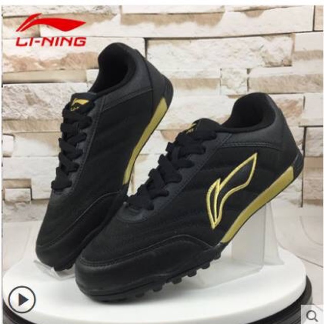 Combo giầy đá bóng lining và giầy nữ daphne