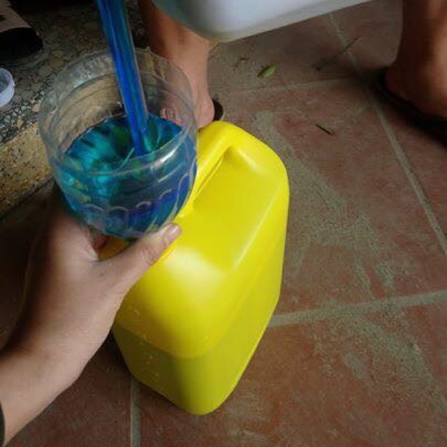 Nước giặt ariel can 5lit