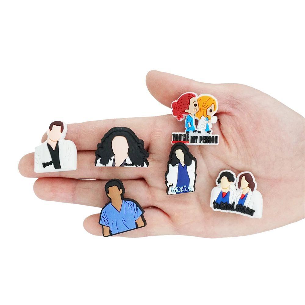 HS Phụ Kiện Trang Trí Ba Lô Hình Giày Jibz Dễ Thương