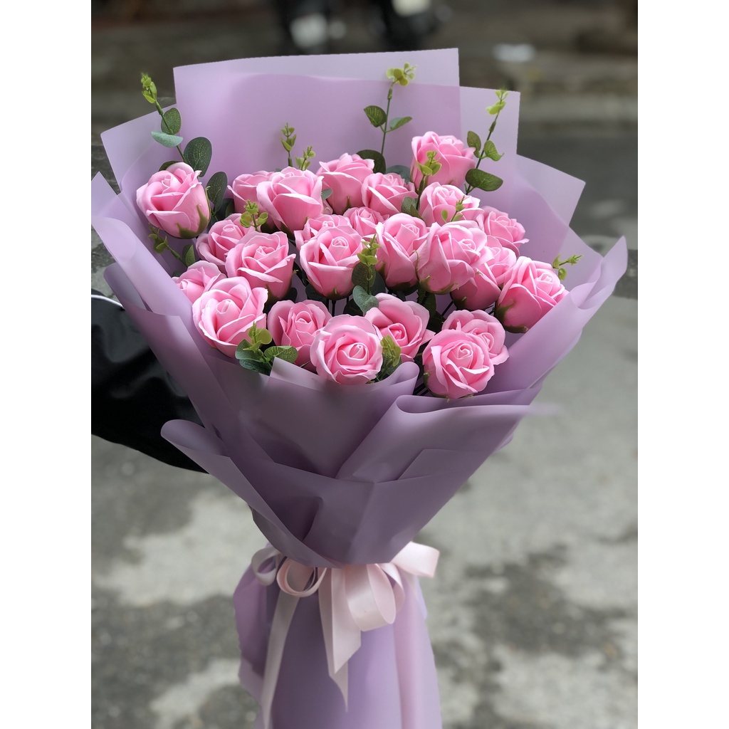 Bó hoa sáp hồng cánh sen 25 bông dùng làm quà tặng valentine và 8/3 cho người yêu