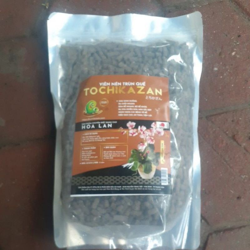Phân trùn quế ép viên cao cấp TOCHIKAZAN gói 1kg