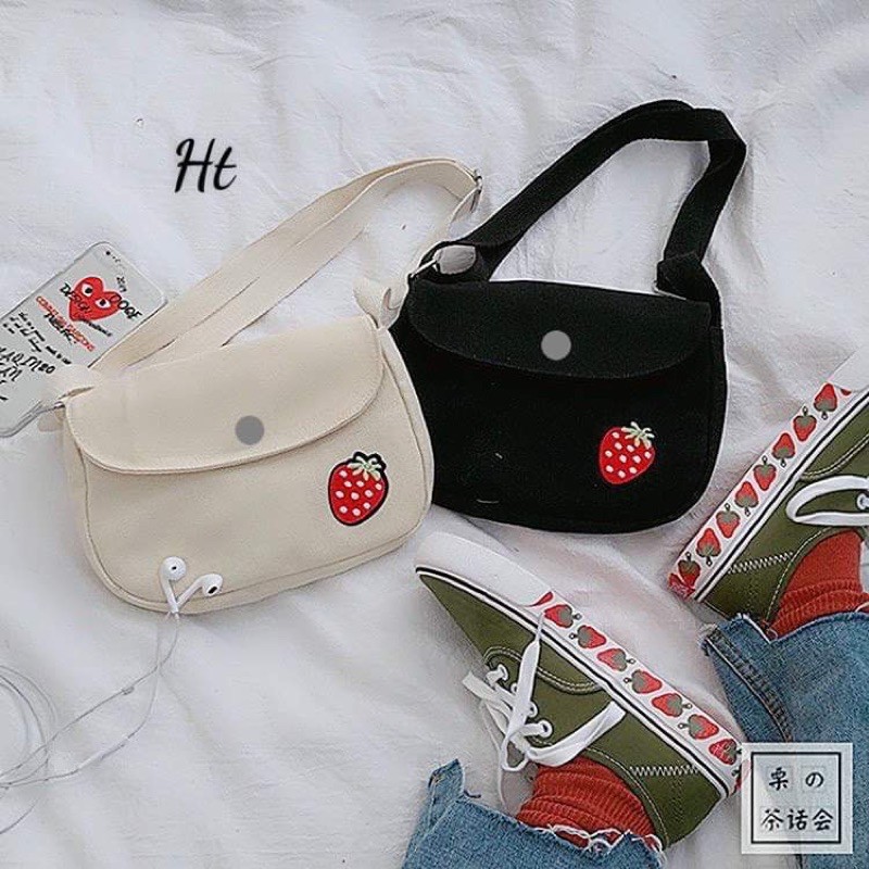 Túi khuy logo dâu tây H2Q977