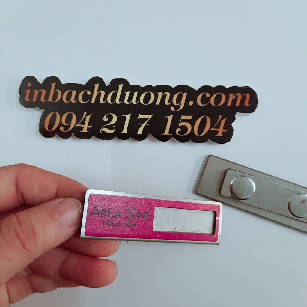 IN BẢNG TÊN NHÂN VIÊN Sản phẩm in theo yêu cầu In Bạch Dương