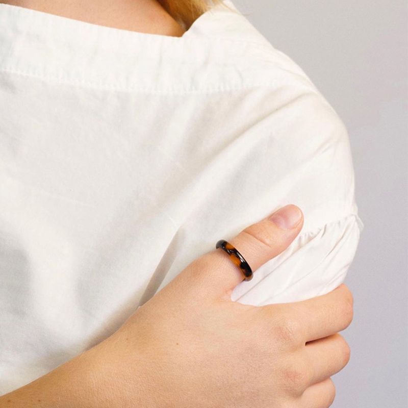 Nhẫn bằng hợp kim đính đá sang trọng cho nam và nữ 1.8cm