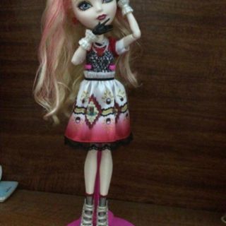 Chân đế giữ búp bê