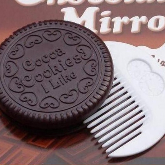 Gương Mini Bánh Quy - Gương Trang Điểm Cầm Tay Kèm Lược Hình Bánh Cookies Molangshop