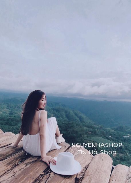 Đầm maxi hồng + trắng hở lưng