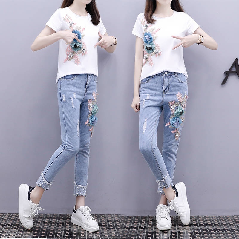 Set Áo Thun Ngắn Tay Thêu Họa Tiết Và Quần Jeans Rách Thời Trang Nữ