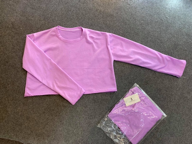 Croptop dài tay màu tím pastel form rộng