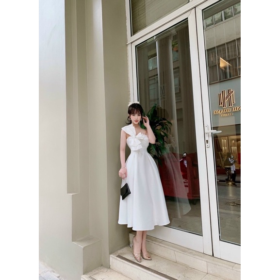 ĐẦM XOÈ LỆCH VAI NƠ