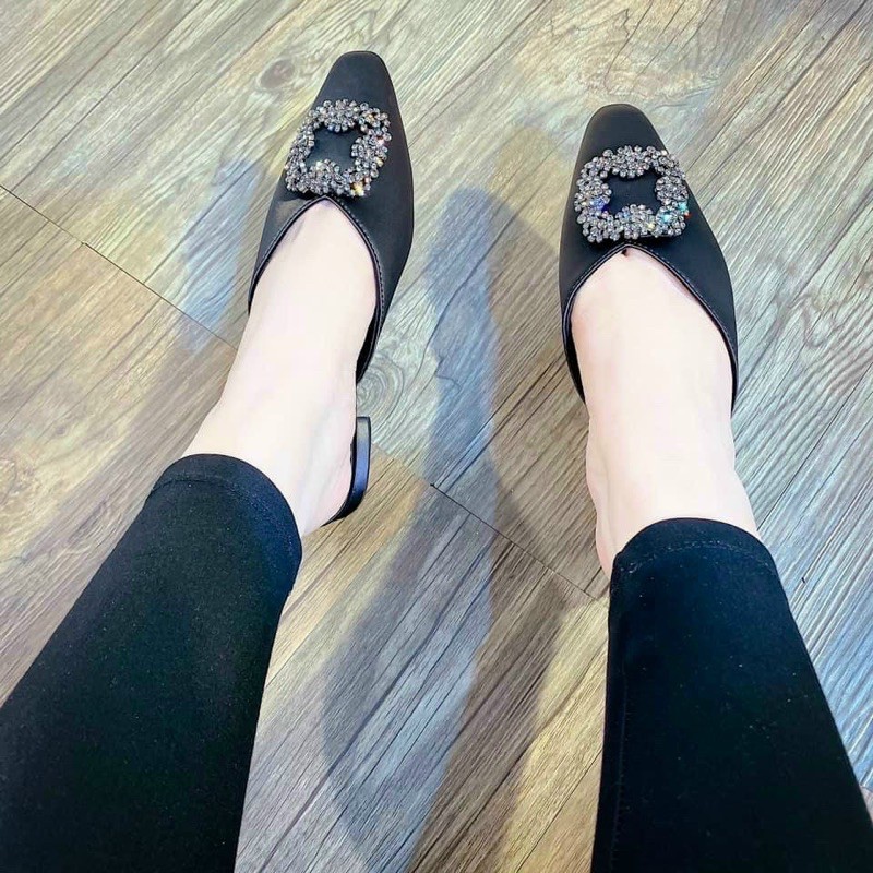 Guốc satin mũi khoá đá vuông gót 2cm