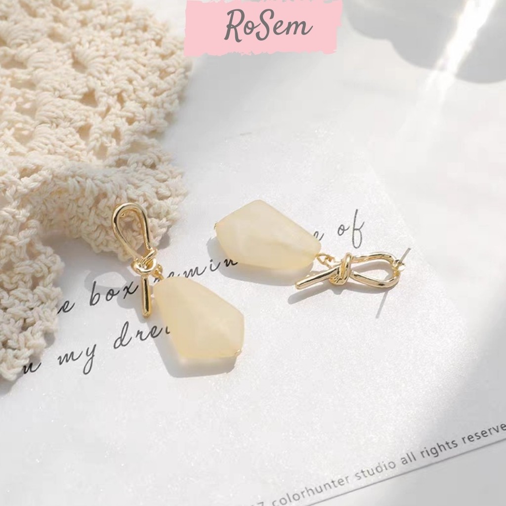 Khuyên tai nữ hình giọt lệ gắn đá thanh lịch
