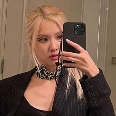 Dây đeo điện thoại Rose straps phone case tiện dụng