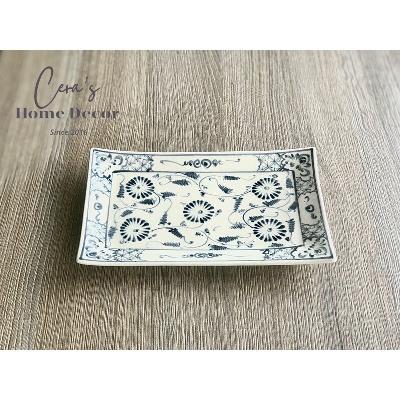 Khay / Đĩa chữ nhật vếch men rạn giả cổ Gốm Bát Tràng hoạ tiết vẽ tay hoa cúc dây chàm