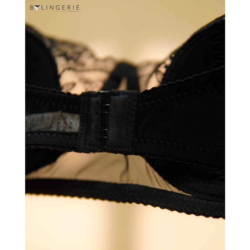 Áo lót ren nữ BY LINGERIE màu đen không gọng mút mỏng B305