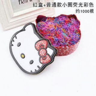 Chun buộc tóc cho bé